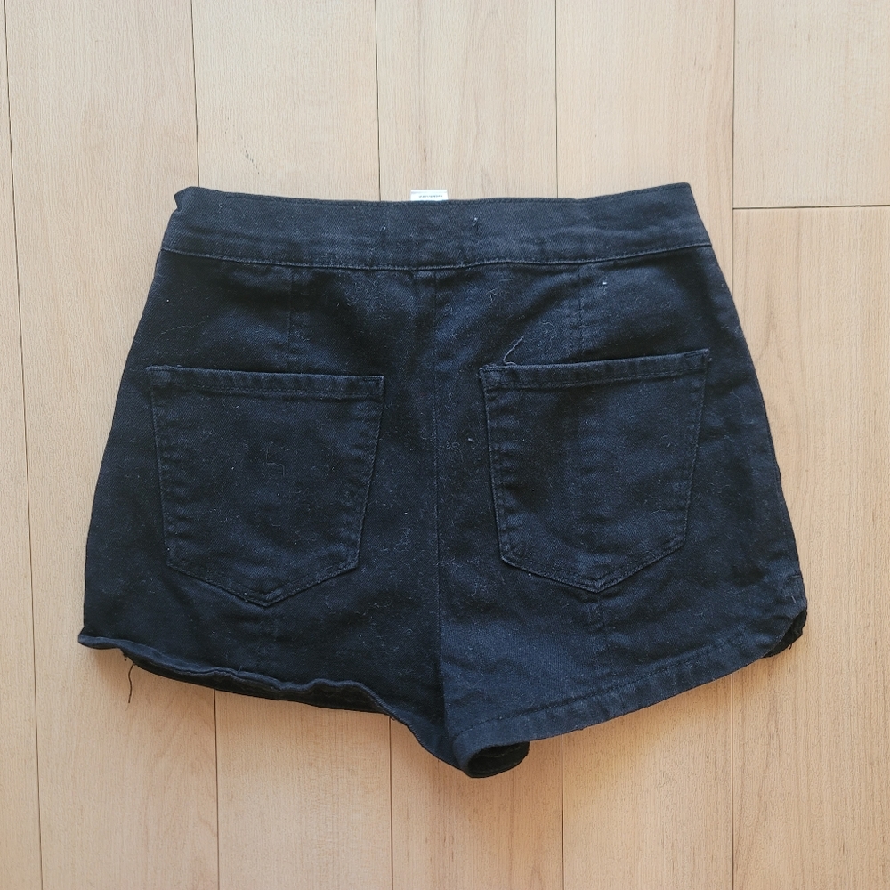 Forever 21 black short shorts